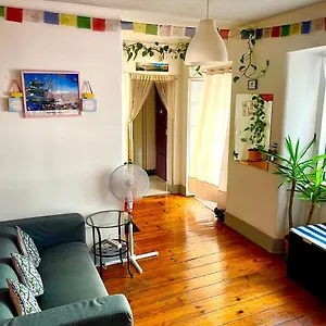 https://asian-everest-house.hotels-lisbon-portugal.com